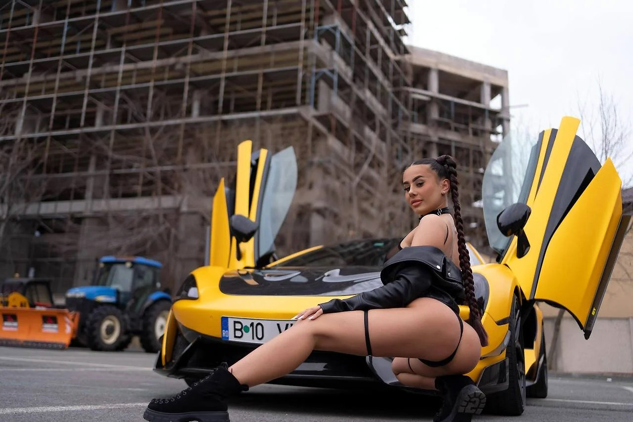 Eva_Zane Pic